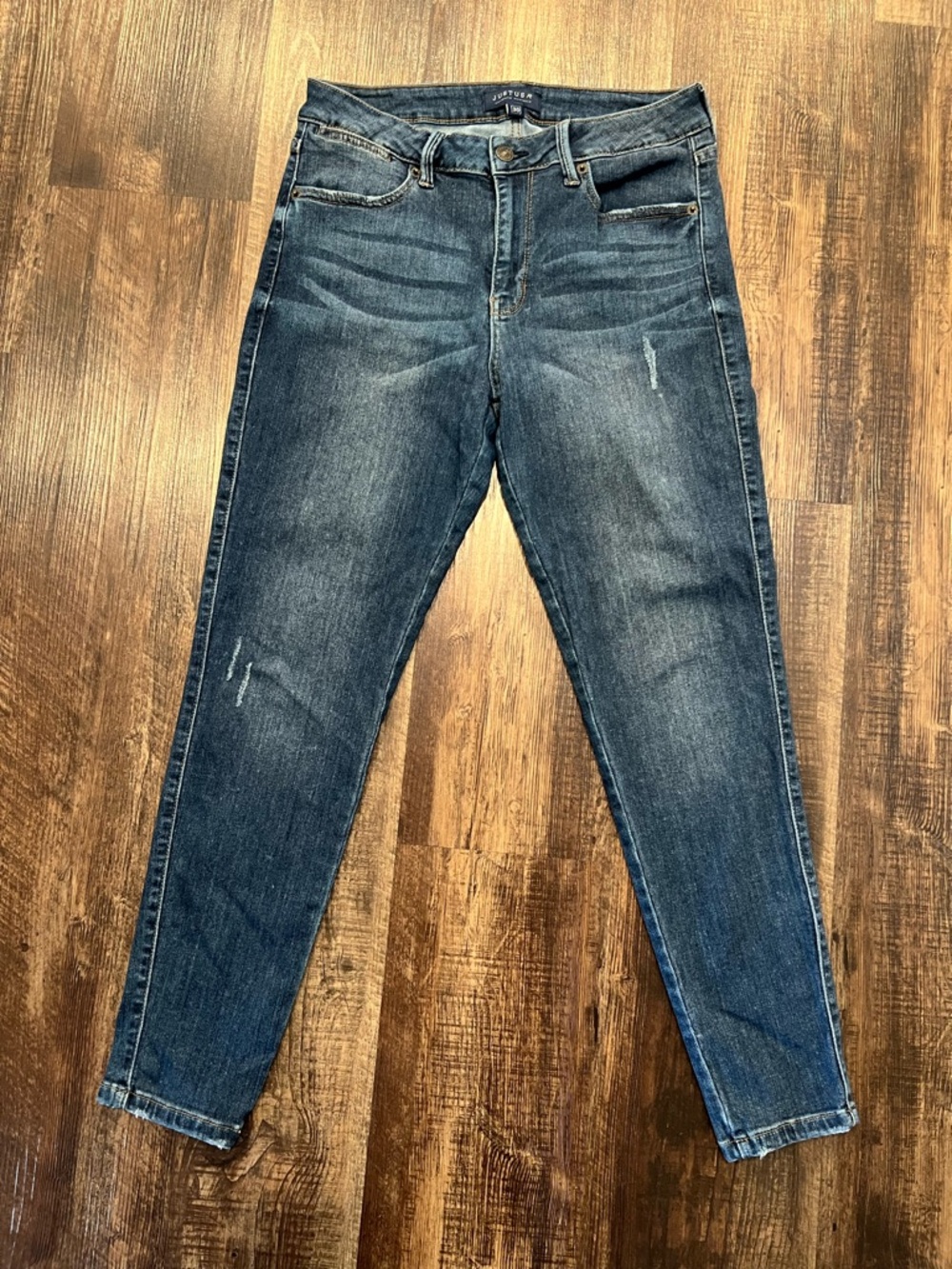 Just USA Women’s Slim Straight Jeans in Dark Blue Wash